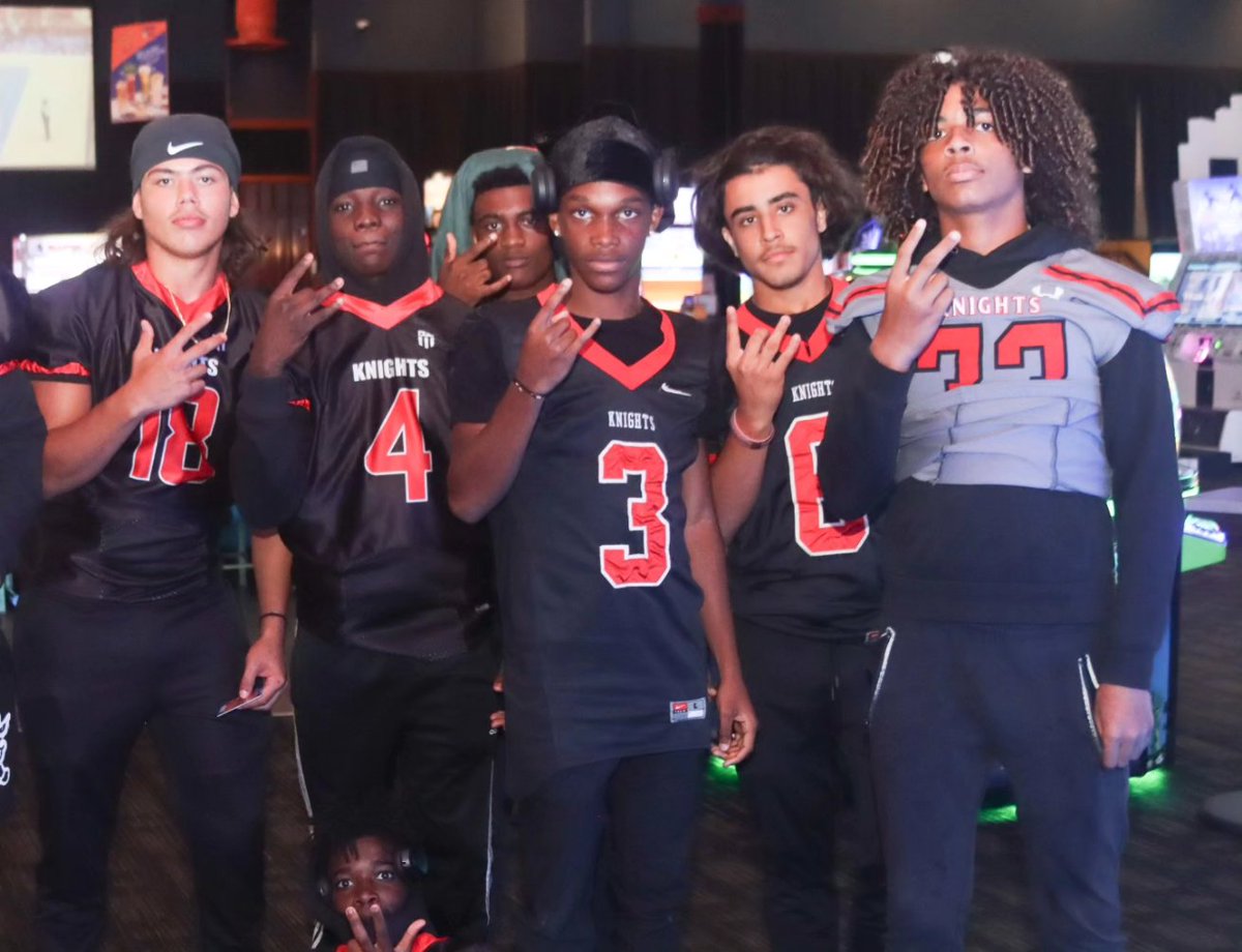 BrowardShowcase's tweet photo. Thank you @DaveandBusters for hosting our 2024 Showcase particpant @MHS_Knights_FB team for a night of #Fun #Food and #Games
@BrowardEdFound
@BCAA_Sports
@Coach_Perry24 https://t.co/epu4P6Sk9F