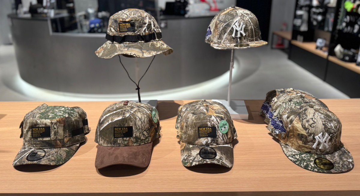 NewEraSakae's tweet photo. 【Real Tree Camo】
米国REALTREE社の #REALTREEEDGE をプリントしたシリーズが登場。
トップボタンは濡れた際の錆をさけるプラスチック製。
ミニバッグもセットでお楽しみ頂けます。
コーディネートのアクセントにいかがでしょうか!
https://t.co/sfUJXV3Vbu
#ニューエラ #栄 #MLB https://t.co/SfnjwD5jCP