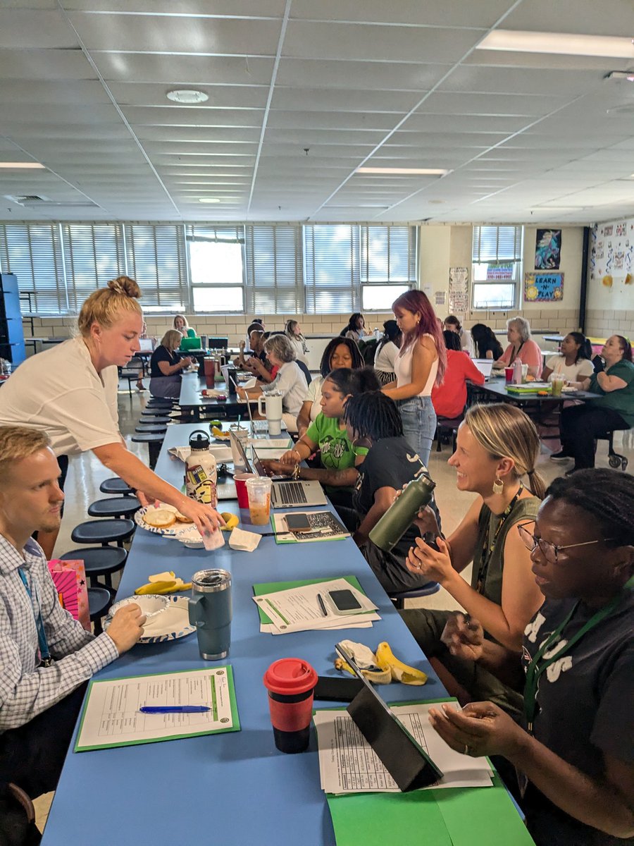 Today was a great day welcoming back Baltimore Highlands Elementary staff!  Let's go bulldogs! <a href="/AlliGoldbloom/">Allison Goldbloom</a> <a href="/MsSmall_BCPS/">Shelby Small</a>