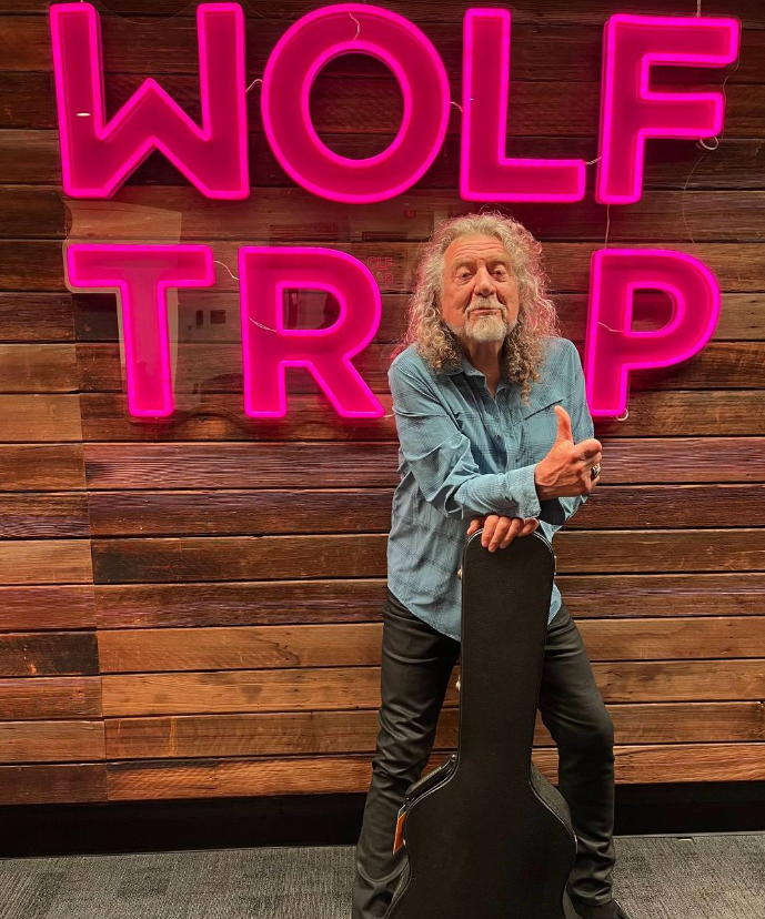rocknrollgarag1's tweet photo. Happy 76 birthday to the legendary Led Zeppelin vocalist Robert Plant! https://t.co/I89TOKi6aR