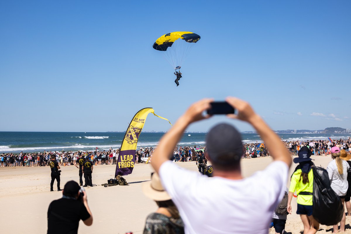 U.S. Indo-Pacific Command (@indopacom) on Twitter photo .<a href="/MRFDarwin/">MRF-D</a> supports <a href="/NavyLeapFrogs/">Leap Frogs / Navy Parachute Team</a> during the #PacificAirshowGoldCoast, demonstrating #JointForce capabilities to support combined aerial insertion operations with <a href="/DefenceAust/">Defence Australia</a> to defend peace and stability in the #FreeAndOpenIndoPacific.
📍 #Australia
📸: Cpl Earik Barton .<a href="/MRFDarwin/">MRF-D</a> supports <a href="/NavyLeapFrogs/">Leap Frogs / Navy Parachute Team</a> during the #PacificAirshowGoldCoast, demonstrating #JointForce capabilities to support combined aerial insertion operations with <a href="/DefenceAust/">Defence Australia</a> to defend peace and stability in the #FreeAndOpenIndoPacific.
📍 #Australia
📸: Cpl Earik Barton