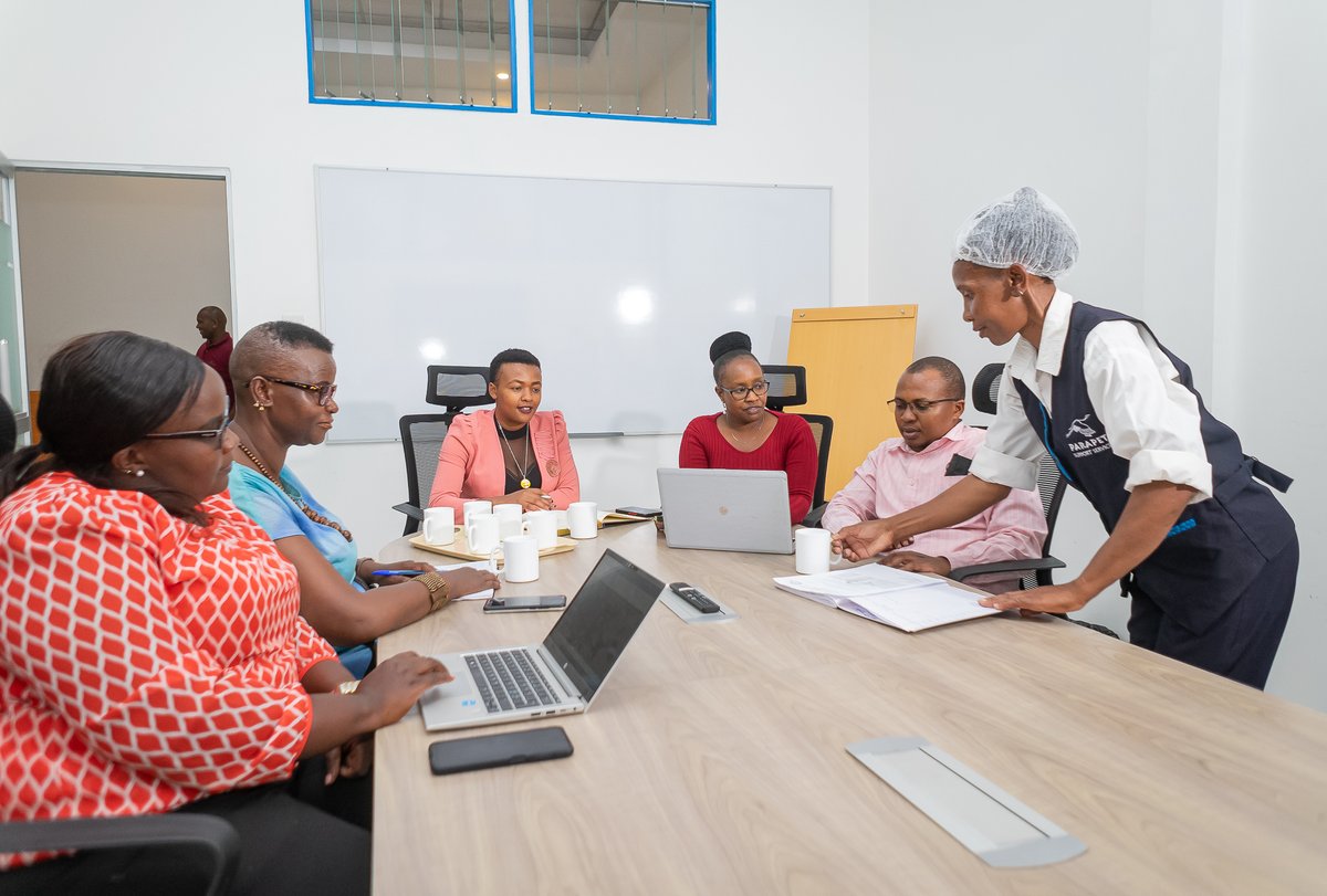 ParapetGroup's tweet image. It’s the little things that count. Facility management is more than just upkeep; it’s about making your workspace feel like home so you can thrive. 
#HumanTouch #WorkplaceExperience #FacilityExcellence