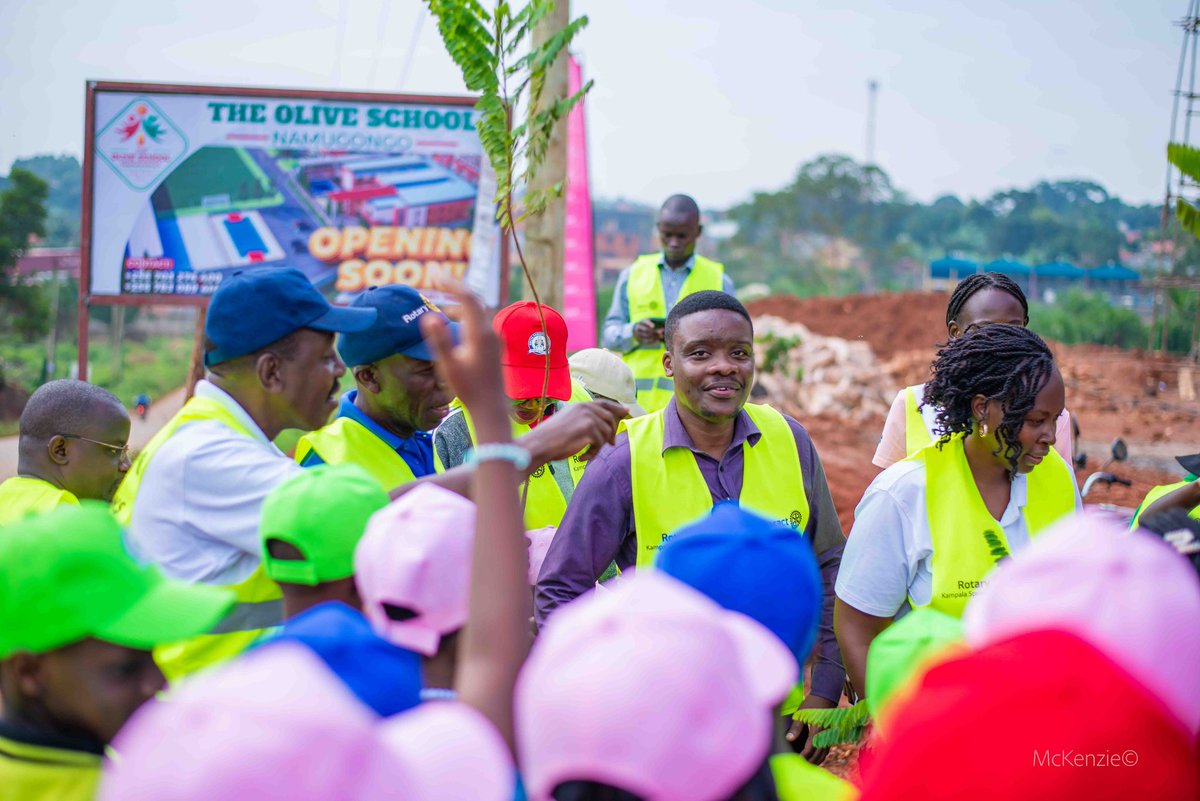 jb_birungi's tweet image. As a youth with the passion to make a positive  change in my community, Rotaract is an avenue of service that brings diversity together for achieveing a common cause. Join and find out.
 #ItsTimeToJoinRotaract