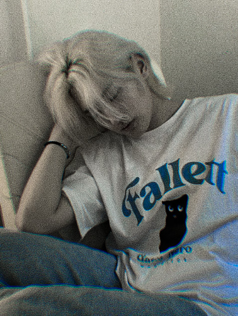 𝝑𝝔 sol in frame tweet media