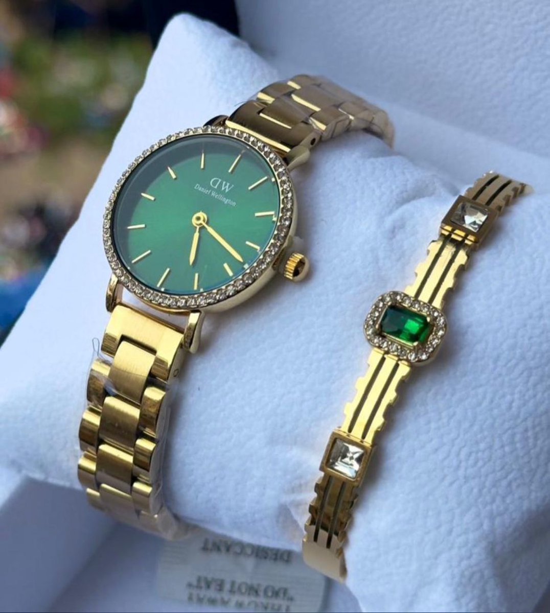 katoyusuf966's tweet photo. Imagine a birthday gift it would be if you gifted such stylish and genuine watches to your loved ones.  
For these and more Beautiful pieces, Dm whatsApp or call 0786539762.
#TyeWatches #TimeWithUs https://t.co/4KYumSSTci