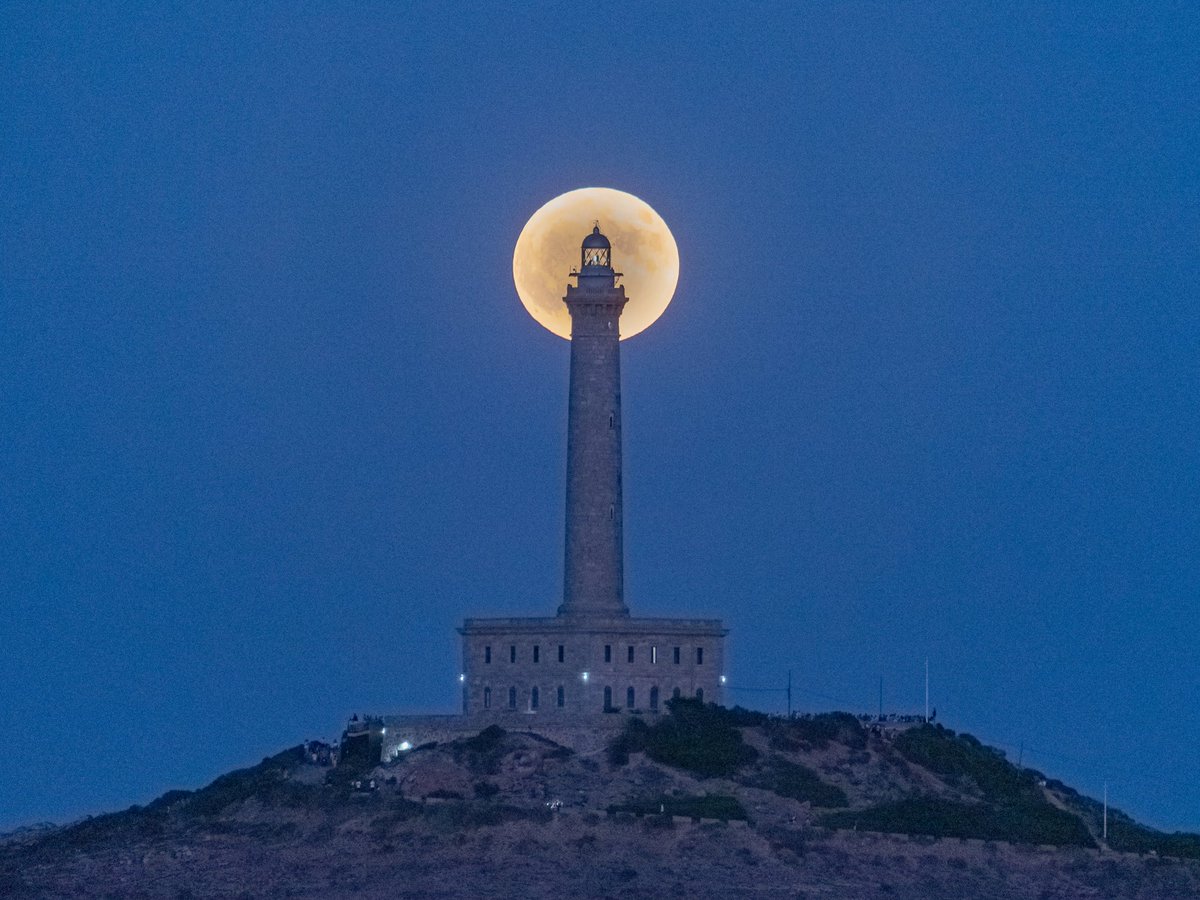 📷 Superluna de agosto en Cabo de Palos.
