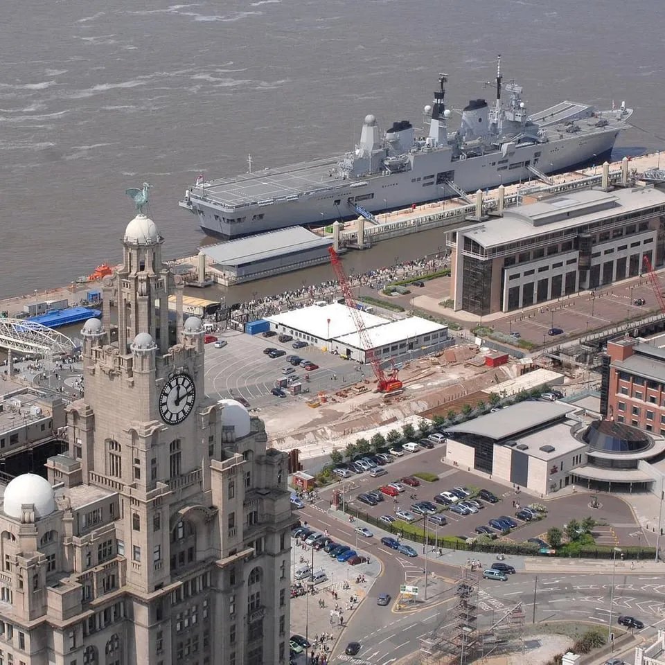 r116440's tweet photo. 🇬🇧 @RoyalNavy Invincible class light #aircraftcarrier HMS Ark Royal (R07) in Liverpool. 2009 #warship #navy #naval #R07 https://t.co/gqh64Jfqeu