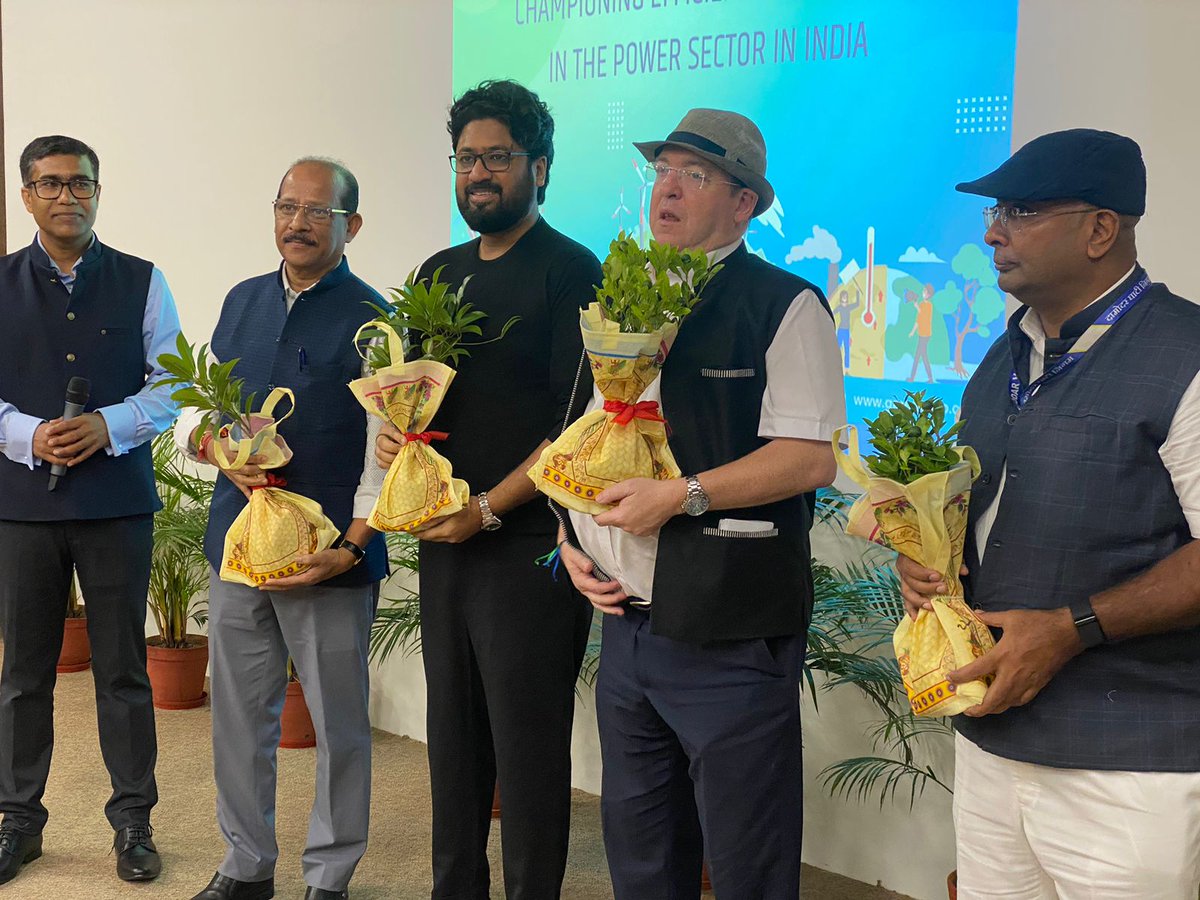 GyaneshC's tweet photo. Yesterday's @GreenEnco workshop on efficiency &amp; inclusion in #India's #powersector was a crucial &amp; timely endeavor.  As the world grapples with climate crisis, such platforms for dialogue &amp; innovation are essential. Vikram Solar was proud to be part of this conversation https://t.co/as32taS42q