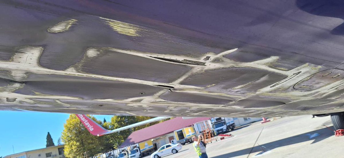 FlightModeblog's tweet photo. On August 18,#Smartavia Boeing 737-800 (RA-73659) flight #5N545 from St. Petersburg experienced a tailstrike while landing at #Sochi Int'l Airport, #Russia.There were 189 passengers and 7 crew members aboard.
🎥 © @antresol_avia
#Boeing #B737 #aviation #AvGeek #avgeeks #flights https://t.co/5WXOSK1fzu