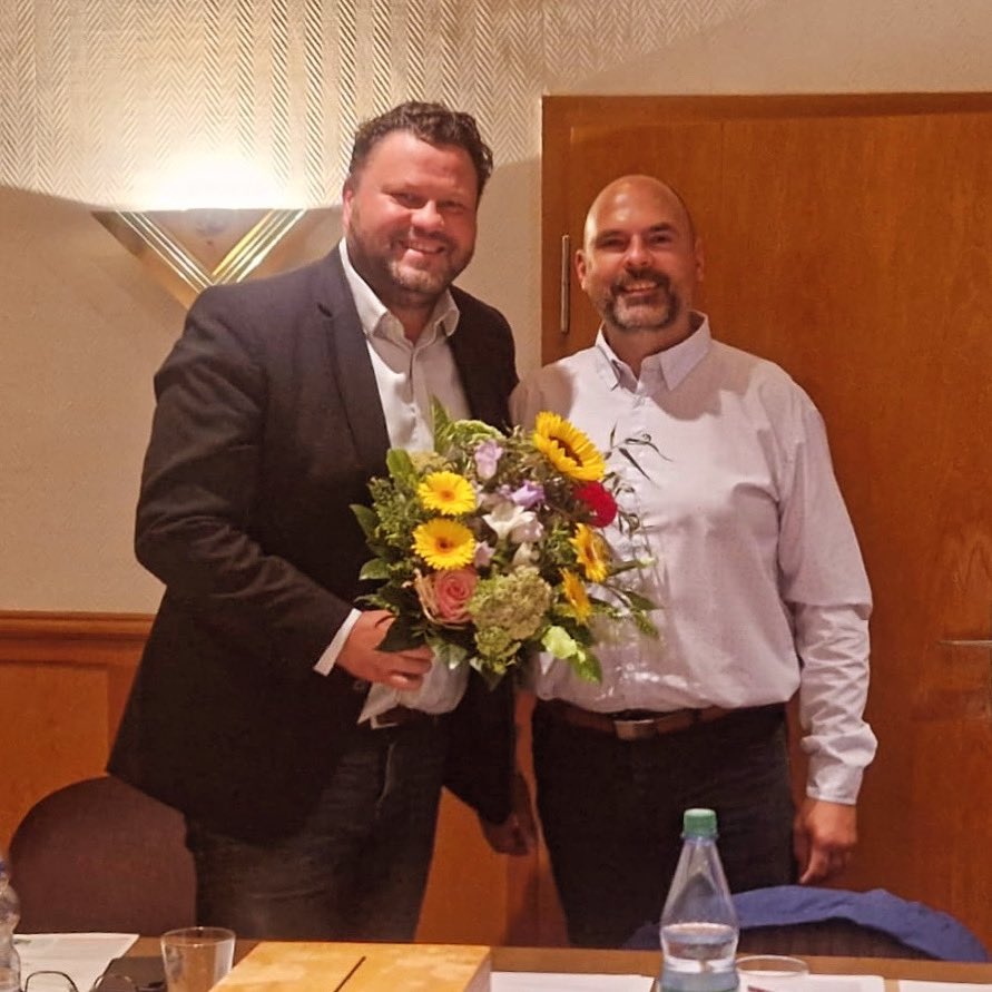 Gestern Abend hat sich der neue Ortschaftsrat von #Wüstenbrand konstituiert. Dabei wurde der Ortsvorsteher Andreas Küttner einstimmig im Amt bestätigt. Herzlichen Glückwunsch! Ich freue mich auf die weitere Zusammenarbeit. #hohensteinernstthal