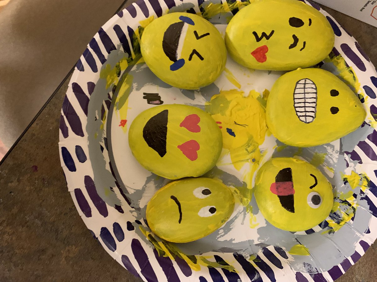 BearroristJodi's tweet image. Emoji rocks