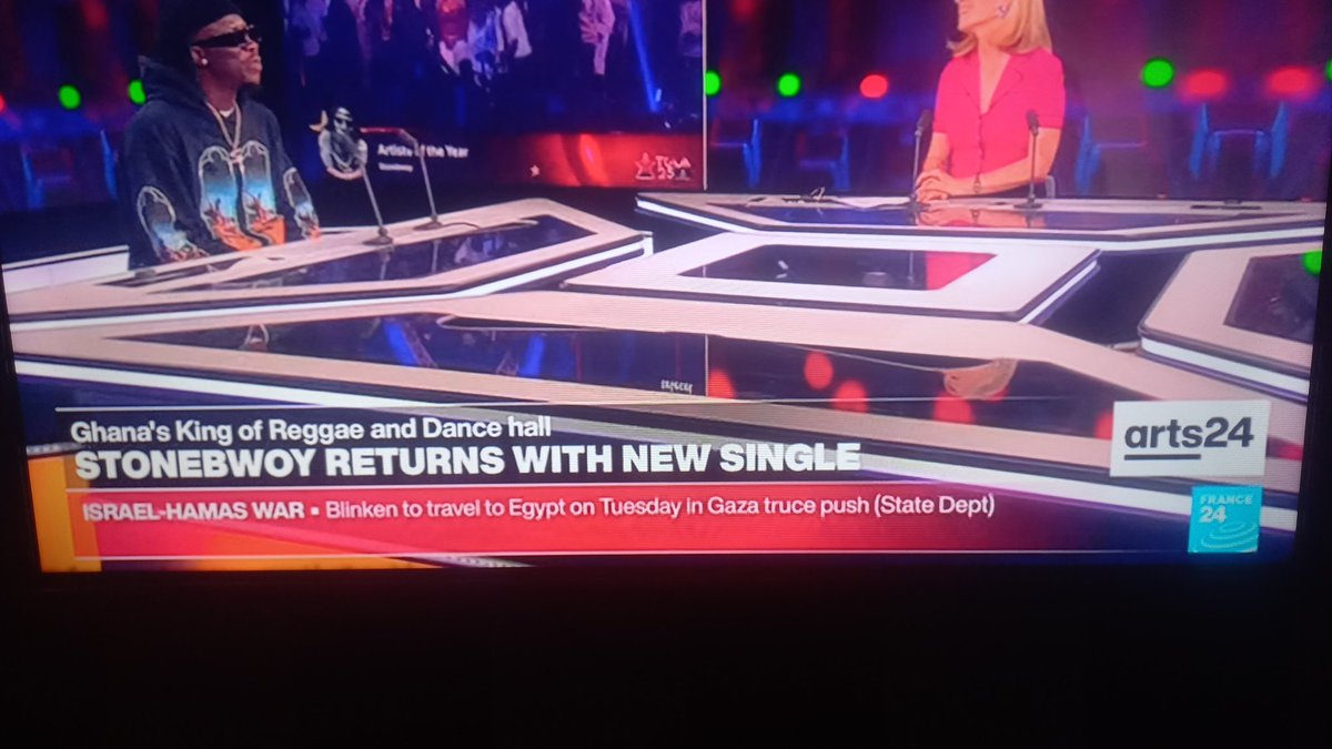 t_sarfo's tweet photo. Has France24 settled the dance hall king title in Ghana?
The caption on France24 news during Stonebwoy's interview tell it all. "Ghana's King of reggae and dance hall" @shattawalegh @samini_dagaati @stonebwoy https://t.co/aex6LJNy6F