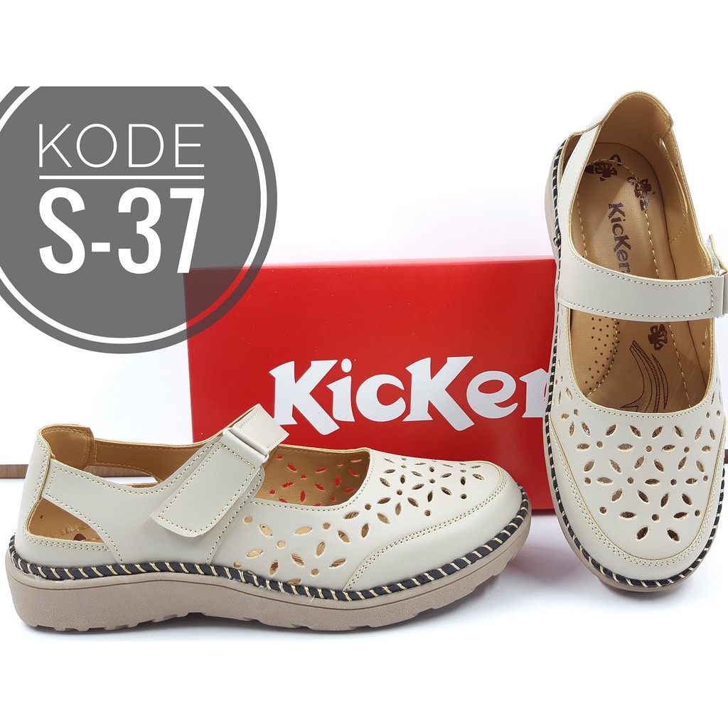 DiskonFlash's tweet photo. ✨ Sepatu Sandal Kickers Wanita Kode S-37 / D-37✨

Belinya disini 👇                
https://t.co/E0fYfcXaHH https://t.co/gcRWf5PW9w