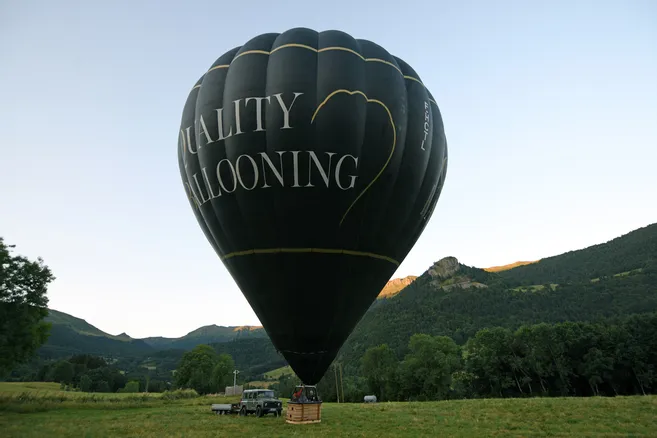 lamontagne_15's tweet photo. Montez avec nous en montgolfière pour survoler les monts du #Cantal 
https://t.co/rjZ6jrz4ru https://t.co/HceYjC9zJO