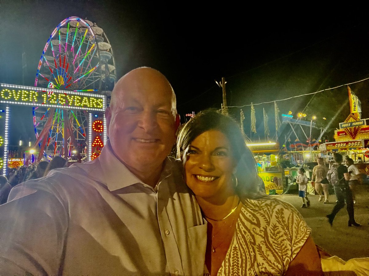 Ferris Wheel ✅
Ice Cream ✅
Cute Date ✅✅✅
Tennessee State Fair ‘24 ✅