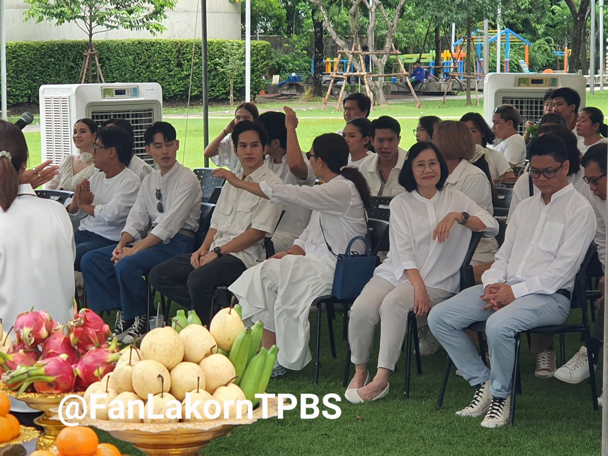 FanLakornTPBS's tweet photo. ใกล้เวลาได้ฤกษ์แล้ว นักแสดงพร้อมมาก 😊

#อาชญาโกง #สังข์ทองไม้พลองทองใบกับการตายของคุณพระ
#ThaiPBS #ละครไทยพีบีเอส
@TyphoonKPN @FiatAngelo  @PuimekSter @cookcucucu https://t.co/oJLfc0gqad