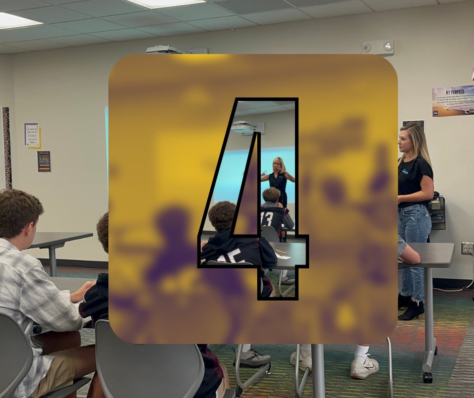 🎉 4️⃣ Days until NOBOMS officially starts! 🎉

Photo details: Julie Andres from Mau Marine pitching at Partner Palooza last year! One of the many exciting events that take place in the program!