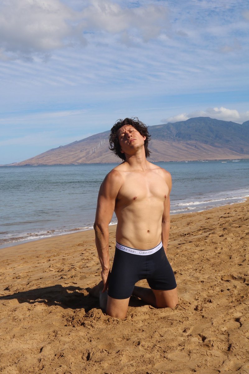 thejvra's tweet image. Because when in Hawaii, you don’t turn down a @CalvinKlein shoot 👏🏼
#JVRA #calvinklein #calvinkleinmen #calvinkleinperformance #hawaii #maui #summer #summervibes #photoshoot #photoshoots #loveislove #loveyourself #men #menstyle #menfashion