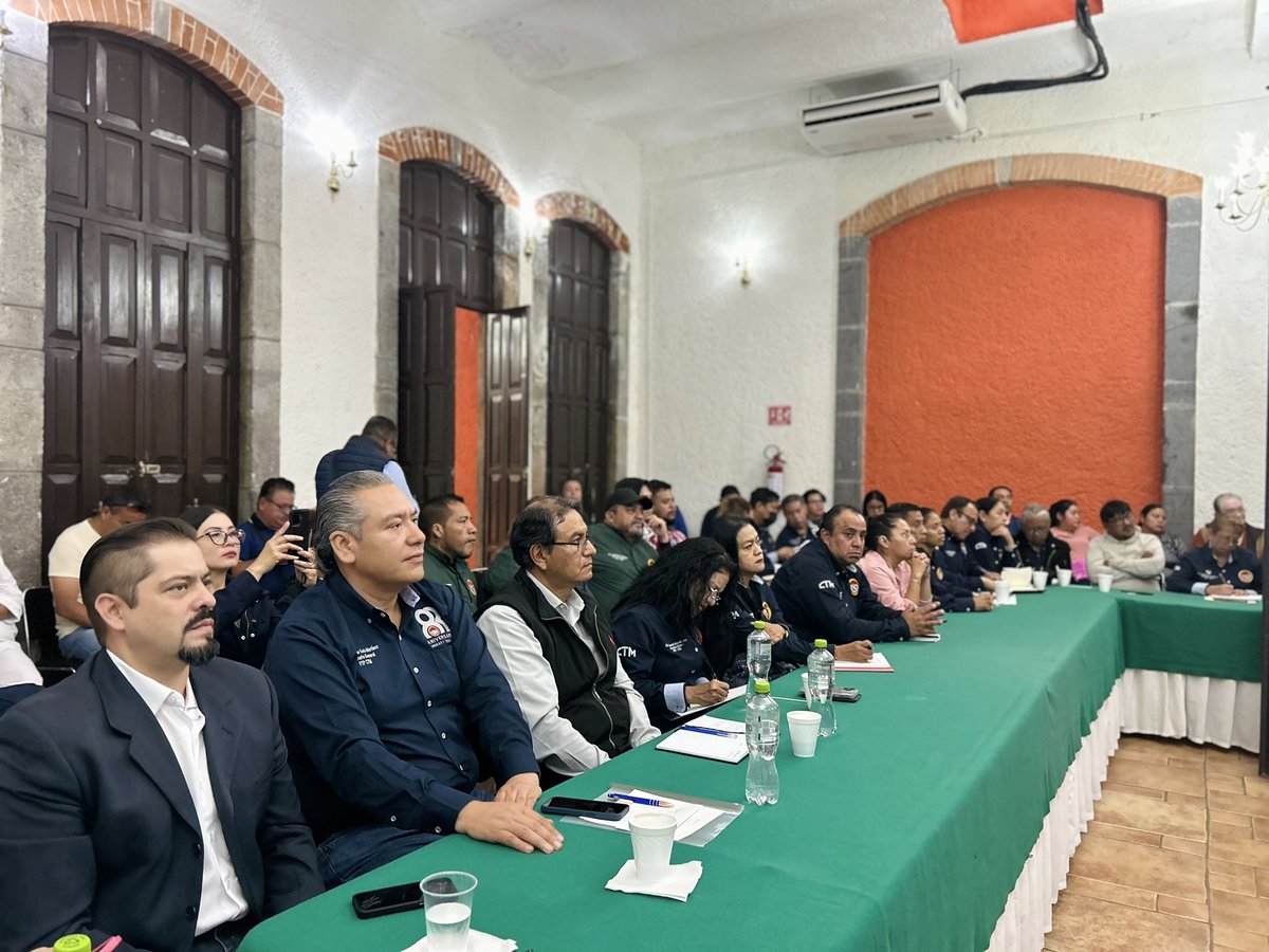<a href="/ISNNoticias/">ISN Noticias Puebla</a> <a href="/leobardosoto/">Leobardo Soto</a> <a href="/CTMPuebla/">CTM_FTPuebla</a> <a href="/Tu_IMSS/">IMSS </a> <a href="/CarlosAceves_/">Carlos Aceves del Olmo</a> Gracias líder <a href="/leobardosoto/">Leobardo Soto</a> por su compromiso y dedicación en la promoción de capacitaciones para las y los trabajadores. Gracias a su visión, estamos mejor preparados para enfrentar los desafíos del mundo laboral y seguir avanzando hacia un futuro más prometedor.