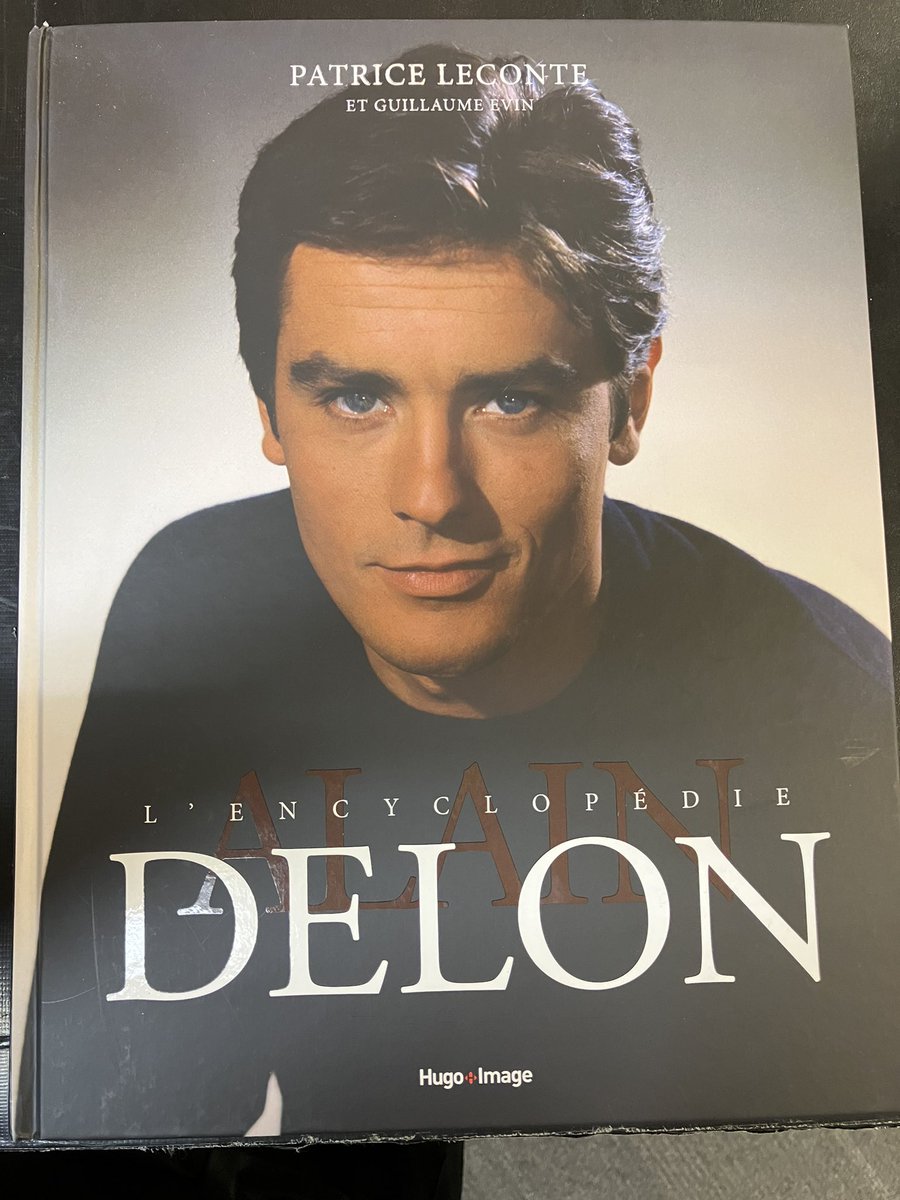 4階洋書】先日死去した、フランスの名優、アラン・ドロン氏の写真集を
