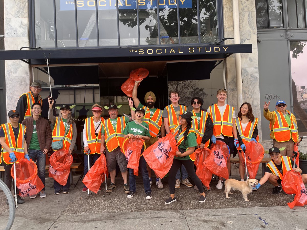 RefuseRefuseSF's tweet photo. This past weekend's cleanups helped us reach yet another milestone - 3,000 cleanups organized and 700,000 gallons of trash removed from San Francisco streets, parks, and beaches.

We're doing things, so let's keep doing this thing!

#keepSFclean #refuserefuse https://t.co/TjooSYicS7