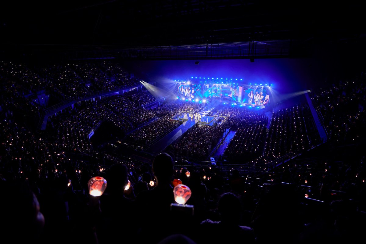 RVsmtown's tweet photo. 레드벨벳 "러비 덕분에 10년 동안 행복했다"…가는 곳마다 매진 또 매진

https://t.co/fmQmVLTrhi

#레드벨벳 #RedVelvet
#FANCON_TOUR
#HAPPINESS_MYDear_ReVe1uv https://t.co/edgrhrXErg