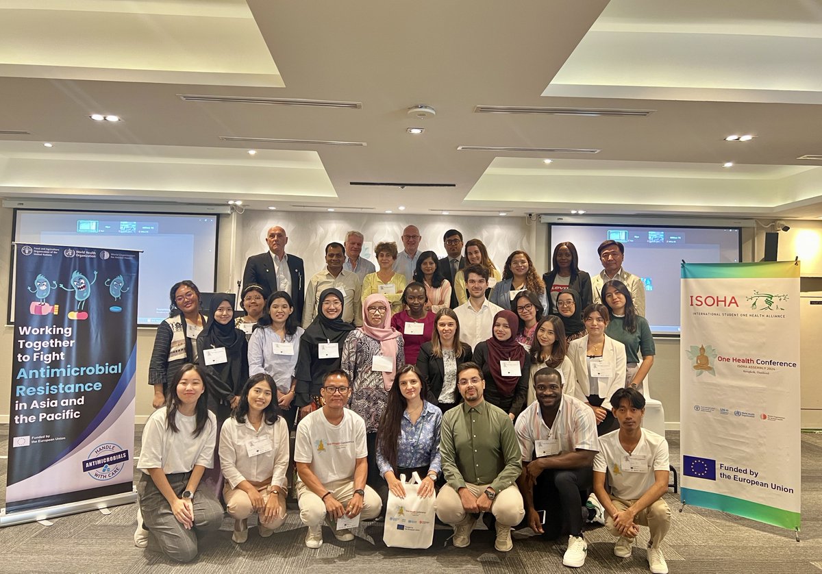 EUinThailand's tweet photo. Students &amp; professionals met in 🇹🇭 to explore #OneHealth principles at an EU-funded conference.

This event focused on regional collaborations &amp; solutions under the umbrella of "One Health in Action”, an approach to balance the health of people, animals, and ecosystems. 🐾🌱 https://t.co/7kWr5sAslK