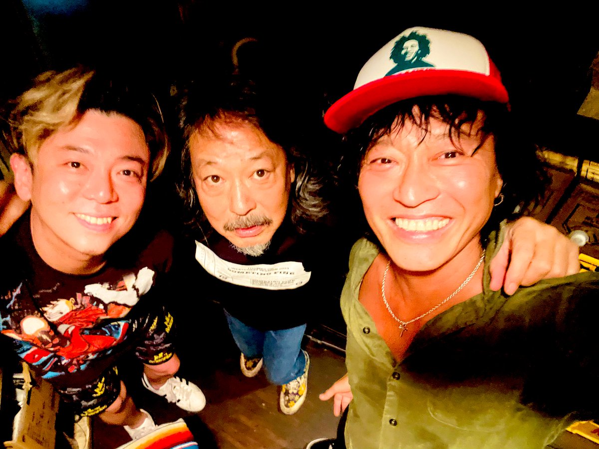 watarumble's tweet photo. 「テーマを決めないでセッションするとDUBJAZZみたいになるの面白いね〜」と笑顔の元さんと、台風のように会場中を笑顔で駆け回るJINOの間でフワフワした夜でした
ラストのモモときいちゃんのドラムバトルよかった〜^_^
ご来場の皆様、遊んでくれた皆様に
感謝🤲
#battleofstudy2
#横浜thumbsup https://t.co/ixnaNHG1JJ