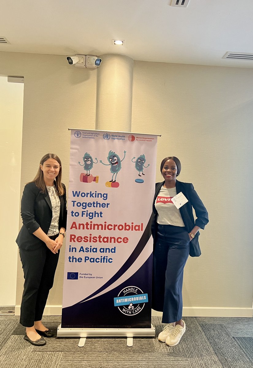 EUinThailand's tweet photo. Students &amp; professionals met in 🇹🇭 to explore #OneHealth principles at an EU-funded conference.

This event focused on regional collaborations &amp; solutions under the umbrella of "One Health in Action”, an approach to balance the health of people, animals, and ecosystems. 🐾🌱 https://t.co/7kWr5sAslK