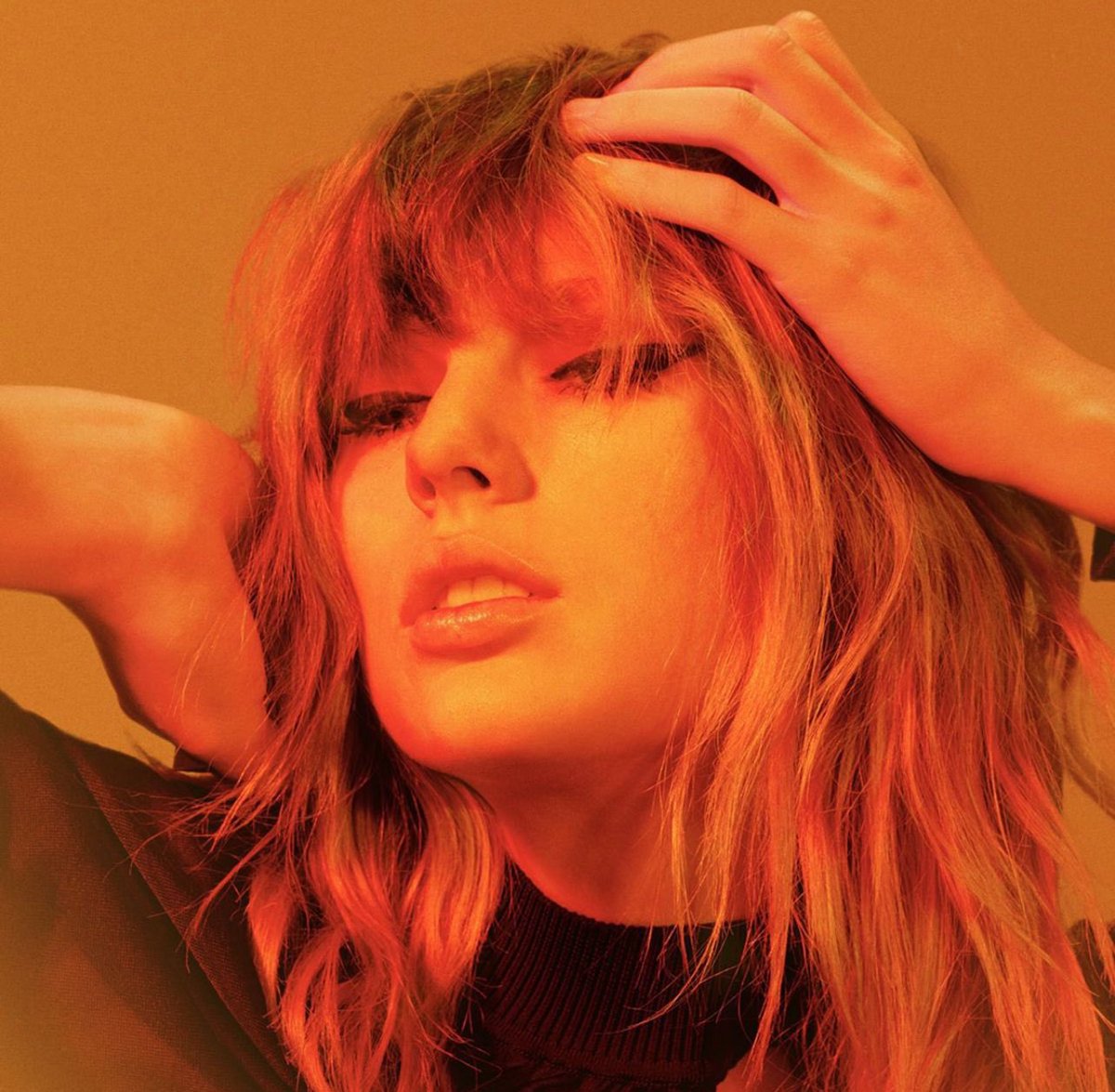 Aelia_Sun's tweet photo. how is reputation black but also green but also red but also orange #taylorswift #REPTV https://t.co/slaxVHTchg