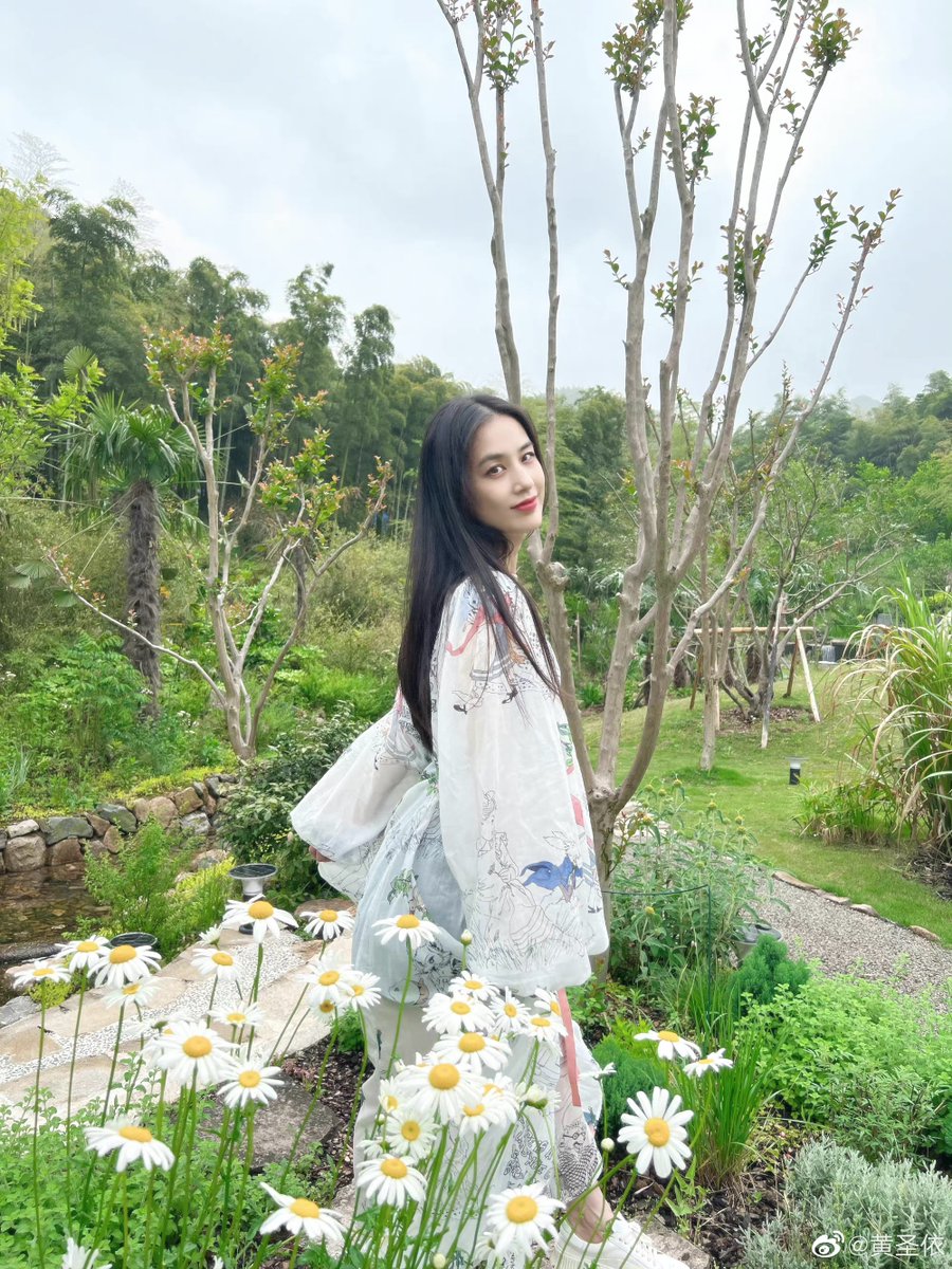 Ford1143430's tweet photo. #黄圣依#明星 https://t.co/WW1abH2XvJ