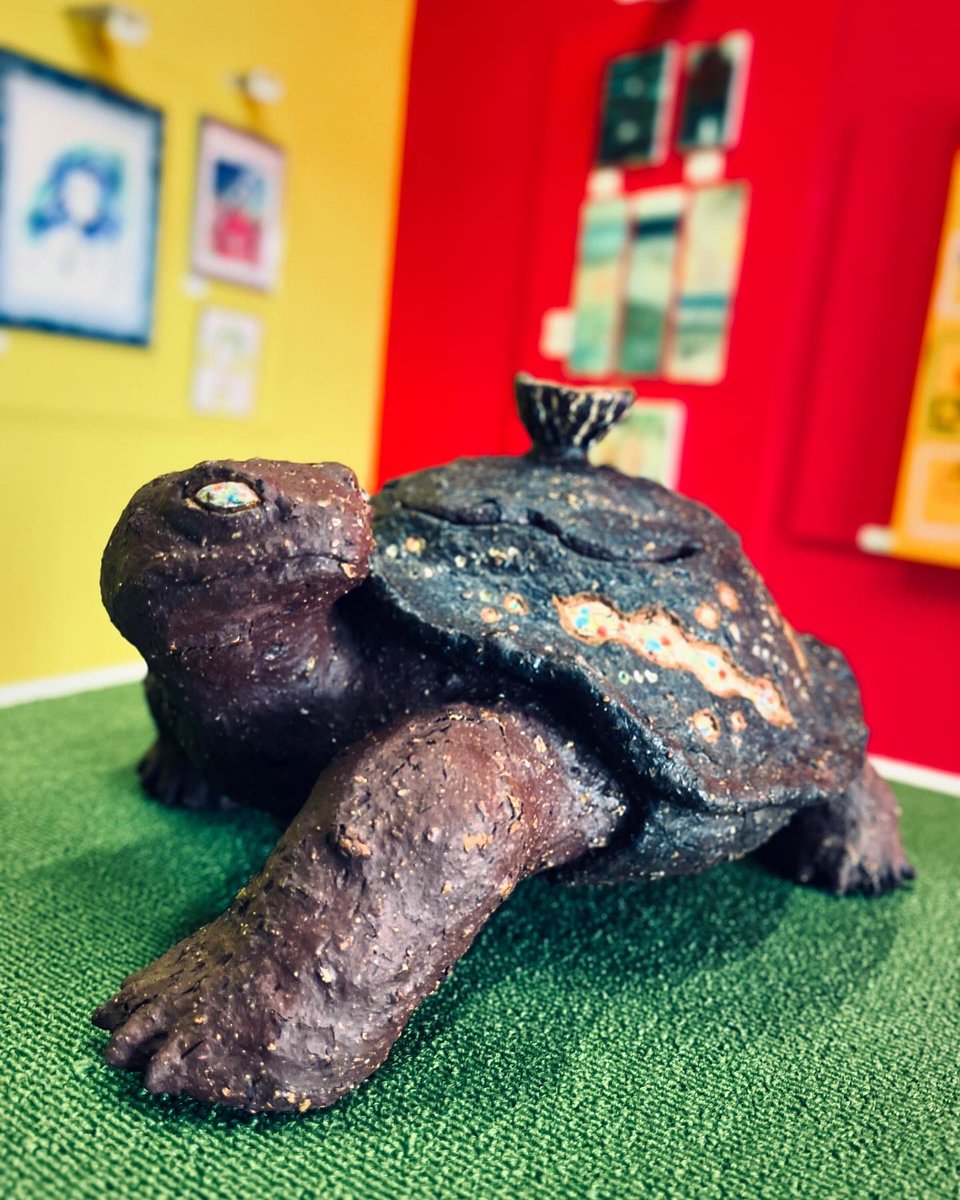 kero_pottery's tweet photo. 県内の若手アーティストが集うヤンバライズ展にて、リクガメのオブジェを展示させて頂いております！どうぞ実物をご覧頂けましたら幸いです。
▶︎東村文化•スポーツ記念館
▶︎2024.8.7〜9.24 (8.25在廊) https://t.co/jkACh4US2N