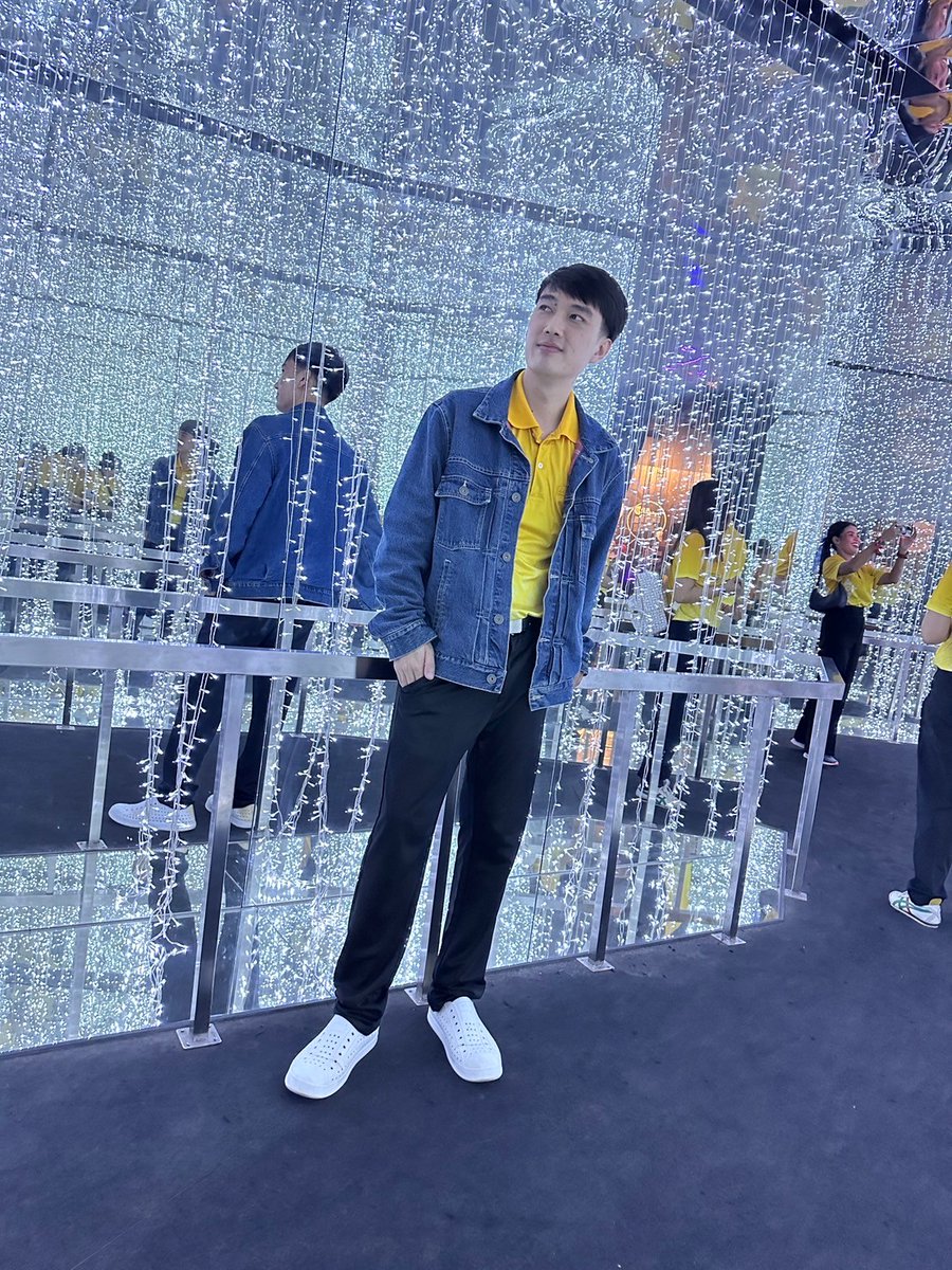 PatipatTHAN's tweet photo. Well, you see, if someday, any day, you want to see your own small, sparkling star again.
#จันทบุรี #spaceinspirium https://t.co/QFjxqSKp1X