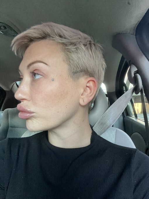 Getting your head shaved is so intimate&hellip; is it wrong that I want to tip my barber with a blow job when