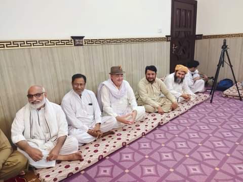 JSM_Force's tweet photo. ڈی اٸی خان
میراقاٸدجمعیت مولانافضل الرحمٰن کیطرف
سے ڈی ائی خان کے شعراء ادیبوں اور دانشوروں
کے اعزاز میں عشائیہ
 میراقاٸد
مولانا فضل الرحمن کو شہر میں ادبی سرگرمیوں
کا احوال بدامنی کے باعث سماجی رویوں میں
مولانا نے کہا جس معاشرے سے ادب ختم ہو جائے
 وہ معاشرہ اندر سے مر جاتا ہے https://t.co/uCwOgQjxn1