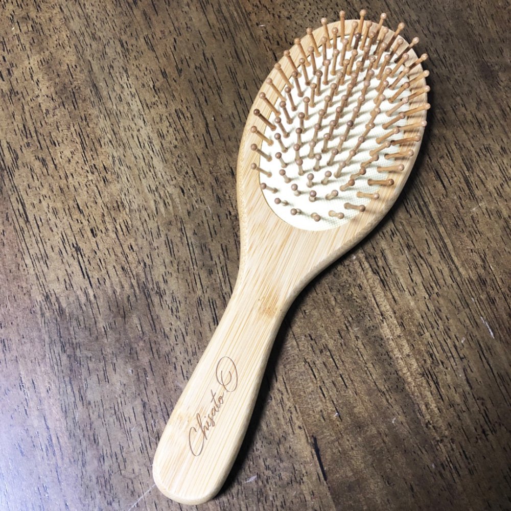 BestPresentId's tweet photo. Buat hadiah teman atau sahabat, nggak masalah loh kasih sisir. Apalagi model sisir bambu ini bisa bikin rambut halus. Ujungnya juga bisa dibuat pijat kepala, guys. #sisirambut #hadiah #kado https://t.co/HMjMt18Knr