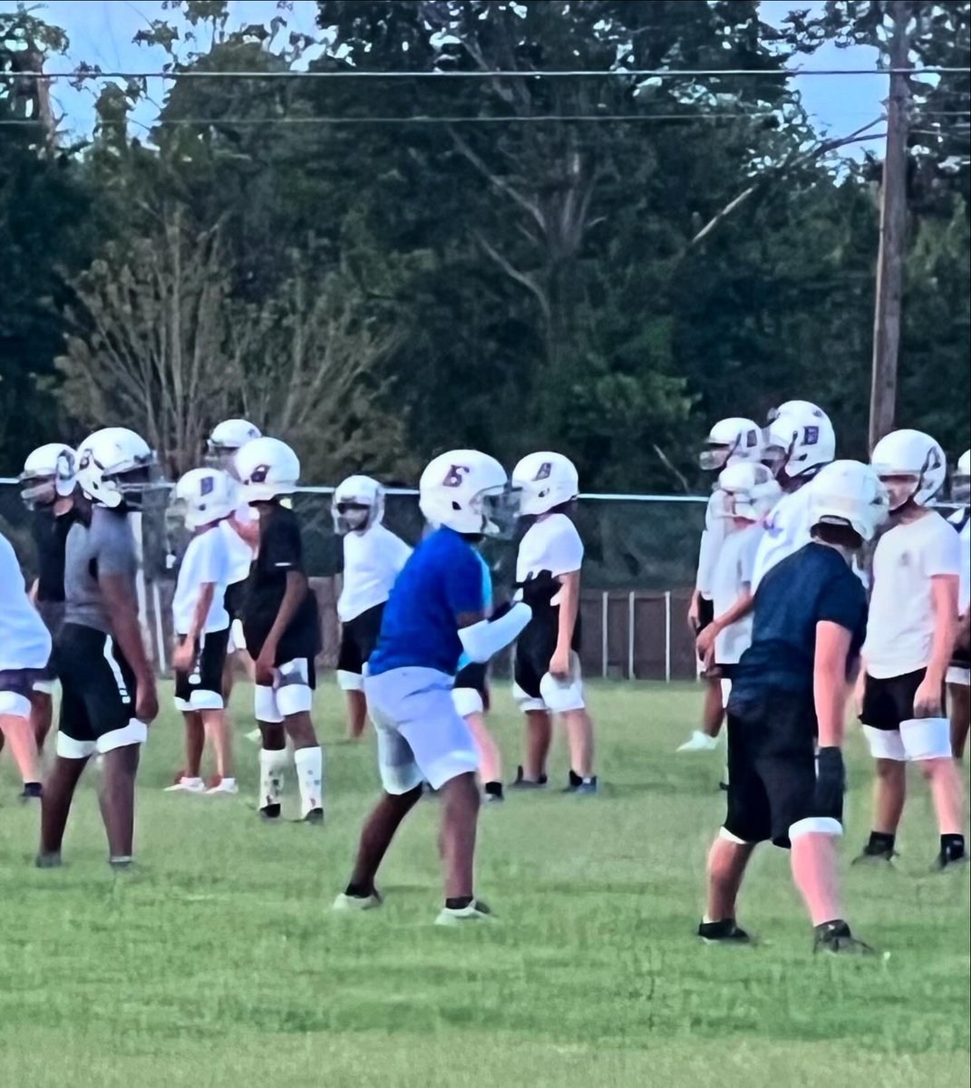 Major_Collins10's tweet photo. So glad to be back! #football #bms #Backtowork https://t.co/LWxroJS7O5