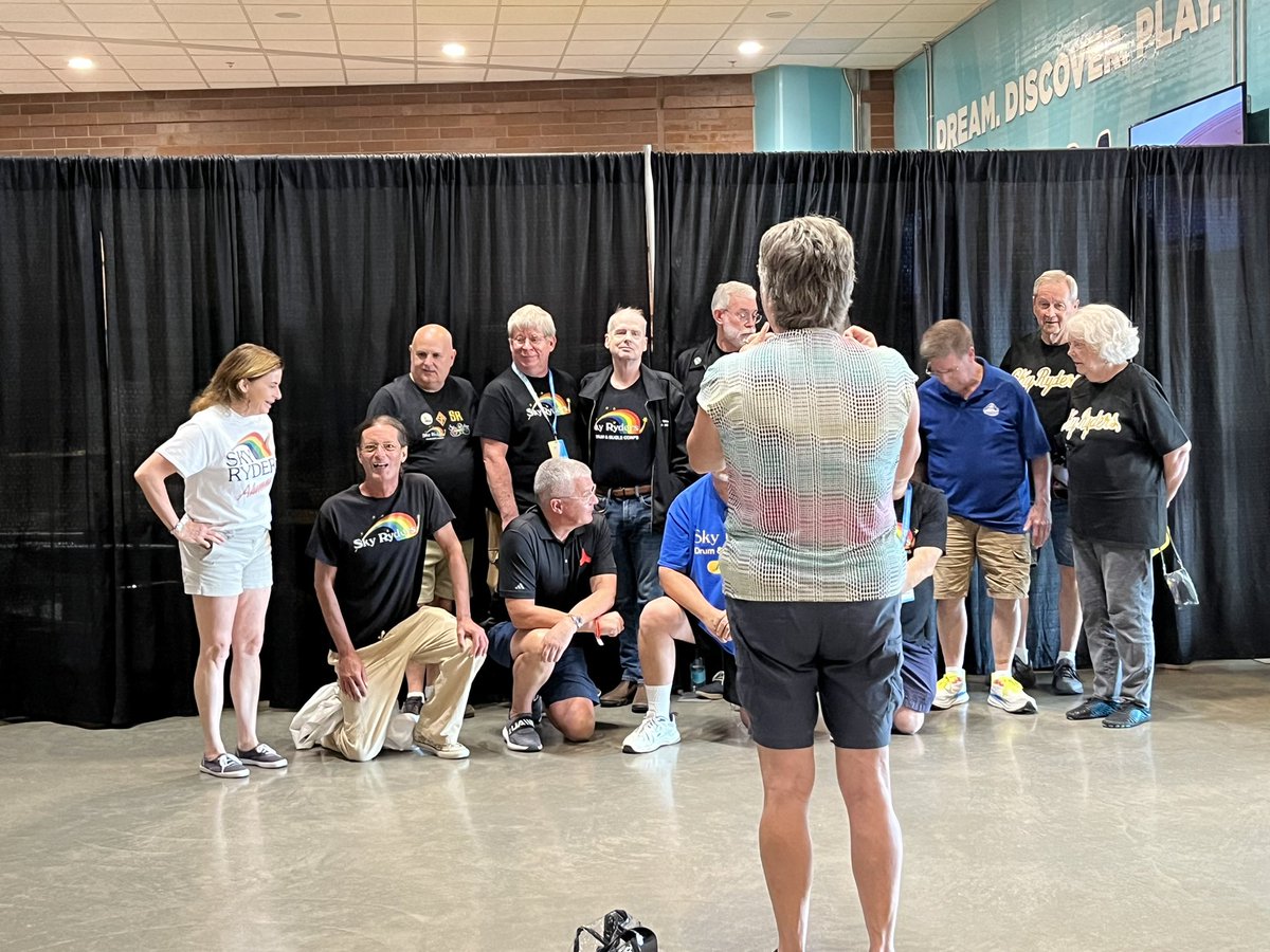 FriendsMarching's tweet image. Seen in Indy during Finals week 2024: a little reunion/photo opportunity for Sky Ryder alum u@SkyRydersPAF