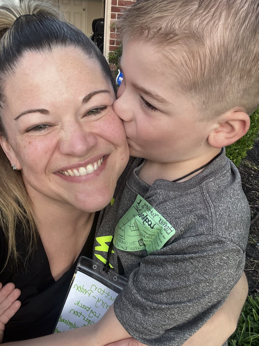 emilyhelenhenry's tweet image. First day of Kindergarten for Sutton! The first thing he told us when we picked him up was “I LOVE KINDERGARTEN!!” Excited for a wonderful year as a Wells Explorer! #ExploreWells @cfisdwells