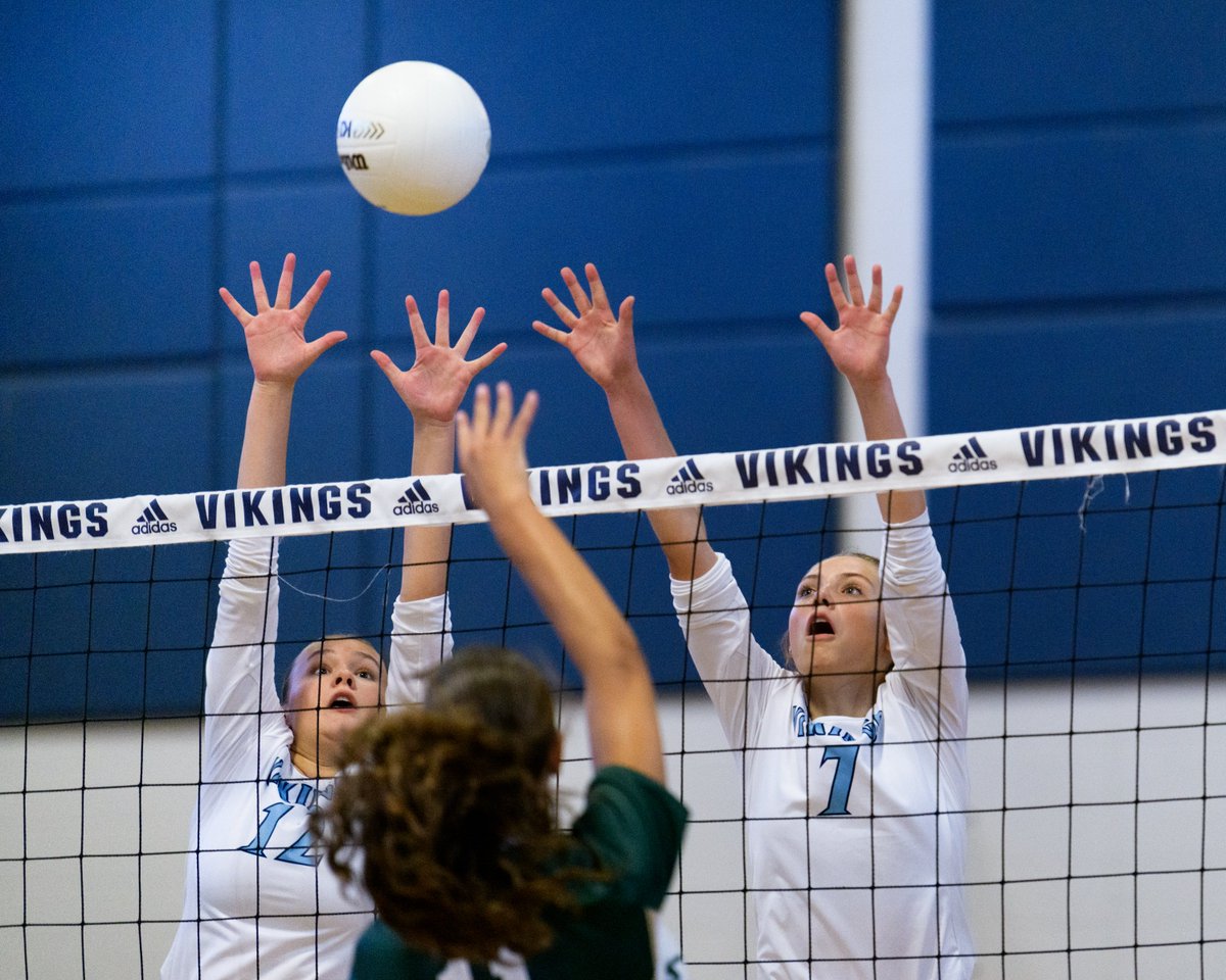 timhalephoto's tweet image. It took four sets, but @upvball remains undefeated (3-0) after defeating #northwood tonight, 3-1. See more images at linktr.ee/tlhphoto.
@NikonUSA @thinkTANKphoto @CameraBits @Zenfolio @MooreSchools @NCHSAA