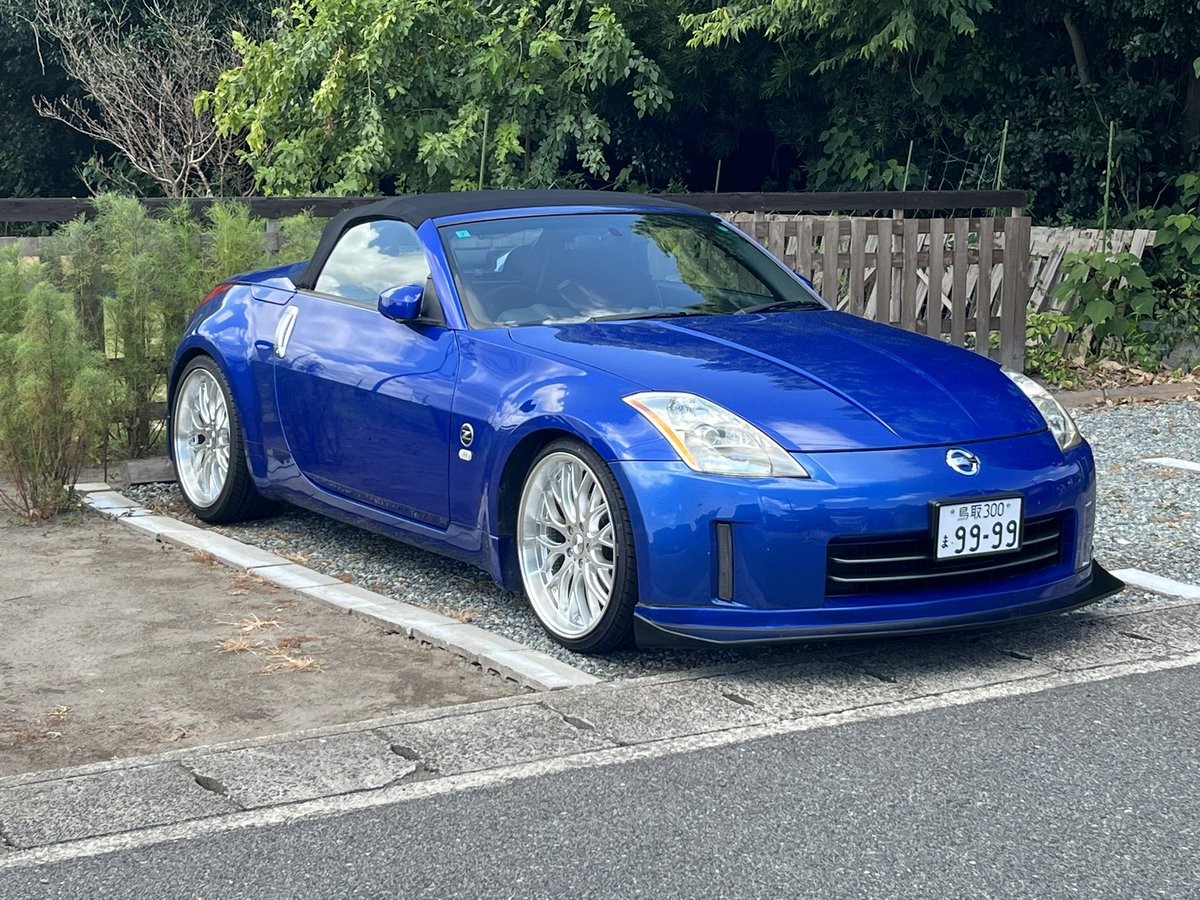 cycleworker's tweet photo. 雨漏りの修理(1月半)が完了し、戻ってきてバンパー交換して、車高調装着で数日間の入院で、その後はクラッチやらブッシュ類の交換で、まだまだ入院続きのZなのです…。
シャッキリして帰ってきておくれ〜

写真はバンパー交換終わった時点 https://t.co/4jI8pEHMWd