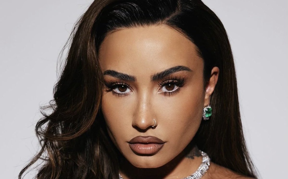 PopCrave's tweet image. Happy 32nd birthday to the talented Demi Lovato.