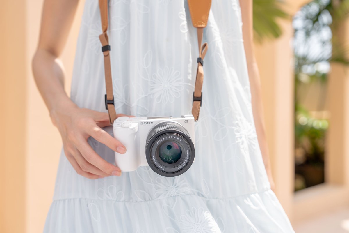 Vitopal_'s tweet photo. Viltrox AF 56mm F1.7E, a new addition to the Viltrox Air series, is available now. 🎉#newarrivals

Limited time discount USD169（Link in Bio🔗）

#viltrox #viltroxlens #viltrox56mm #viltrox56mmf17 #viltroxsony #sonyalpha #sonycreators #sonyphotography #sonyphotographer https://t.co/SlZKL1vtpl