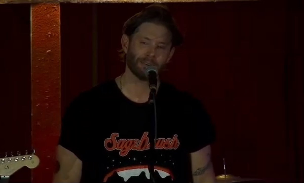 J2SPNWinchester's tweet photo. @radiocomusic‘s Live Concert on Stagelt 🎶 Holy 🤤 🔥 @JensenAckles @stevecarlson #SPN #RadioCompany #AcklesNation https://t.co/TtB4rLCEI8