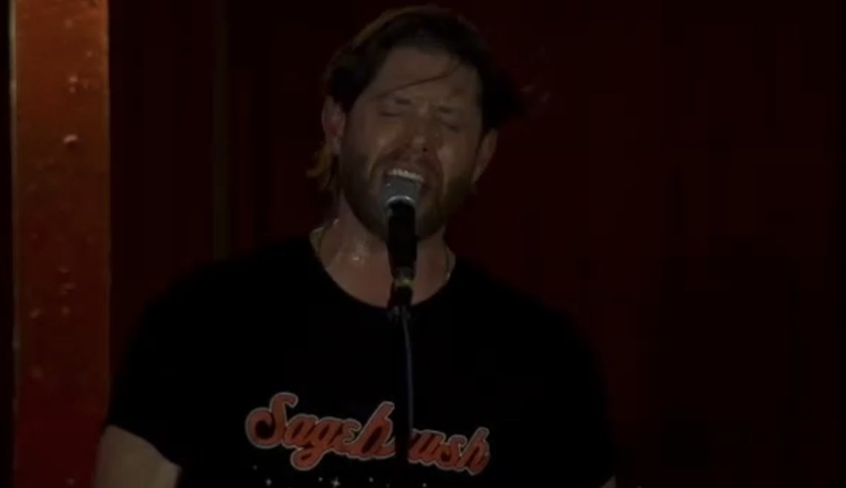 J2SPNWinchester's tweet photo. @radiocomusic‘s Live Concert on Stagelt 🎶 Holy 🤤 🔥 @JensenAckles @stevecarlson #SPN #RadioCompany #AcklesNation https://t.co/TtB4rLCEI8
