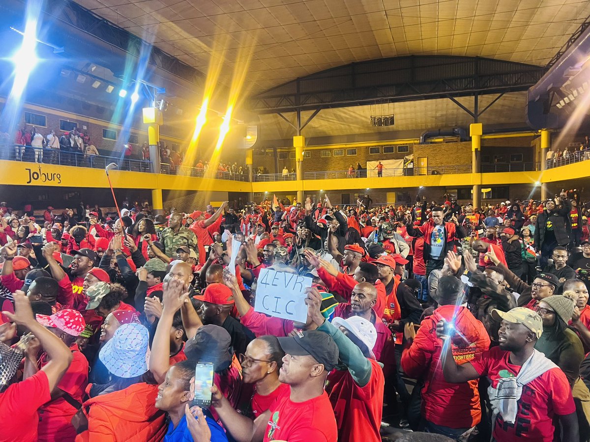 ntlhapa's tweet photo. It’s a Chooseday fighters let us choose each other. My family and I choose @EFFSouthAfrica and it’s leadership especially the CIC @Julius_S_Malema
#EFFMustRise ✊🏾✊🏾✊🏾✊🏾✊🏾✊🏾 https://t.co/B3jt4GlwQ2