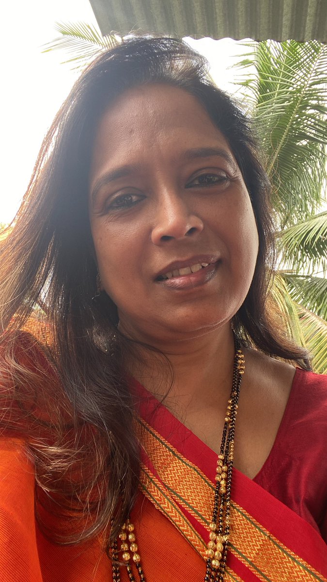 DhongdeSupriya's tweet photo. @mellowdraama You are kind 😍😍
Make up 🙄🙄
इतना तो मेरी या बेटी की शादी में भी नहीं किया था!! #Beforemakeup https://t.co/bXsCBk66l8