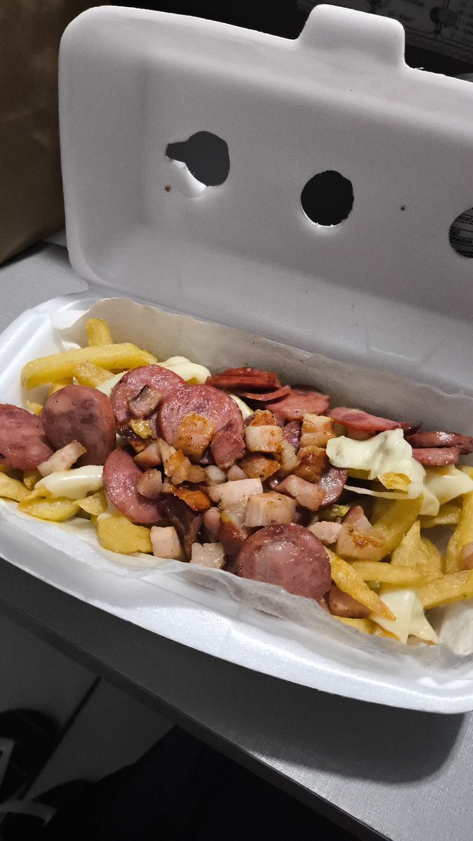 kyaridz's tweet photo. Nunca comi nada tão gorduroso na minha vida

Amei https://t.co/pSA4Zfah2k