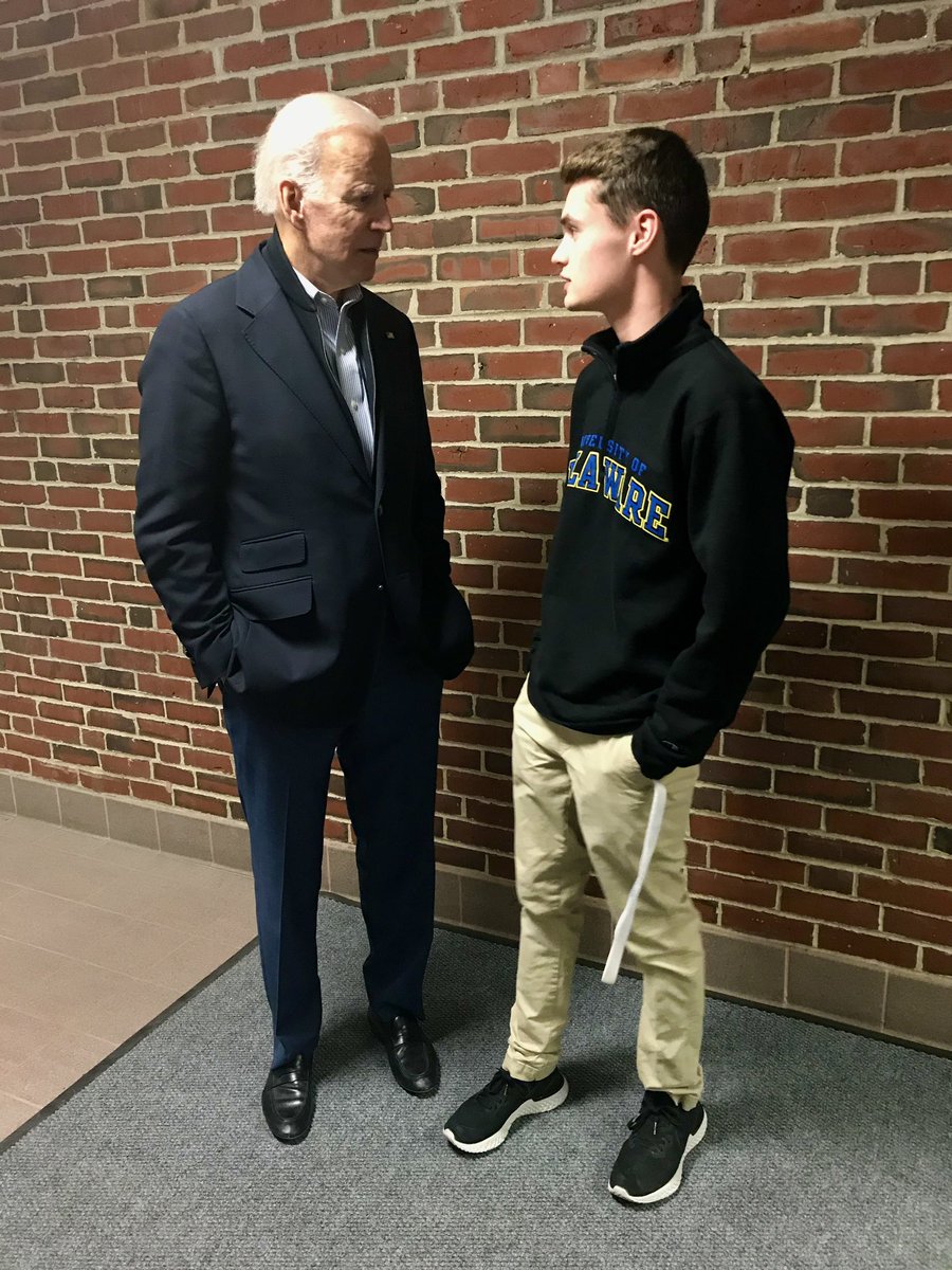 John_Sousa4's tweet image. President Biden just said the same thing on the stage of the DNC as he said to me 4 years ago at my high school.

 “History is in your hands.” 

Now I’m fighting to elect the first woman president. 

Thank you, Joe. #ThanksJoe #NHPolitics