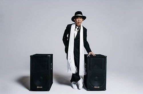 kinashinokai's tweet image. ＼大切すぎるお知らせDAYO‼️／

ノリさん待望の3rdアルバム💿
『木梨ソウル』が10月30日（水）発売！
初回限定盤は、なななななんと😳
56Pフォトブックレットなど豪華仕様🎉

✨予約はこちら▶️ buff.ly/3Mtcw97

#木梨憲武
#木梨レコード #木梨の会 #木梨の貝